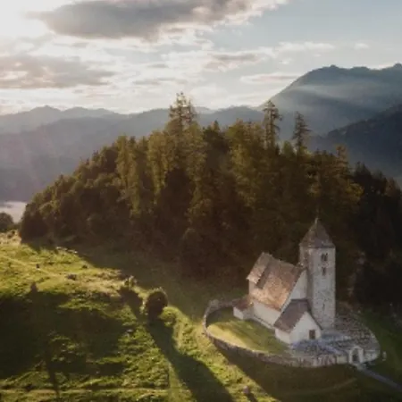 דירה Casa Ladina 4 *